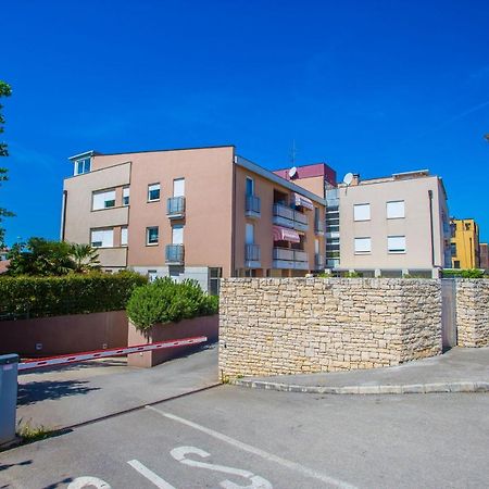 Apartment Dora Near Sea And Center With Private Garage Poreč Exterior foto