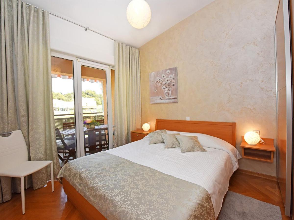 Apartment Dora Near Sea And Center With Private Garage Poreč Exterior foto