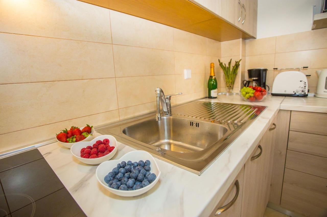 Apartment Dora Near Sea And Center With Private Garage Poreč Exterior foto