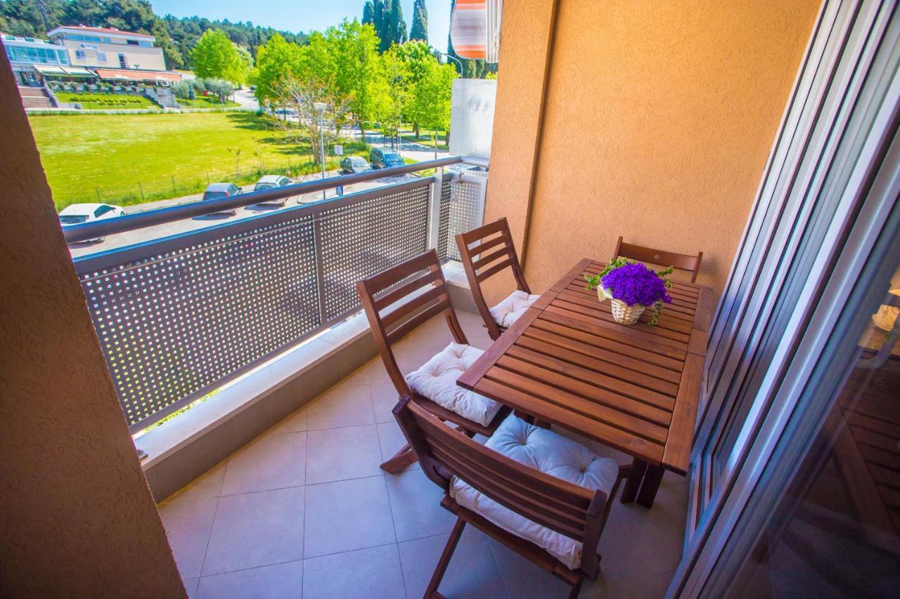 Apartment Dora Near Sea And Center With Private Garage Poreč Exterior foto