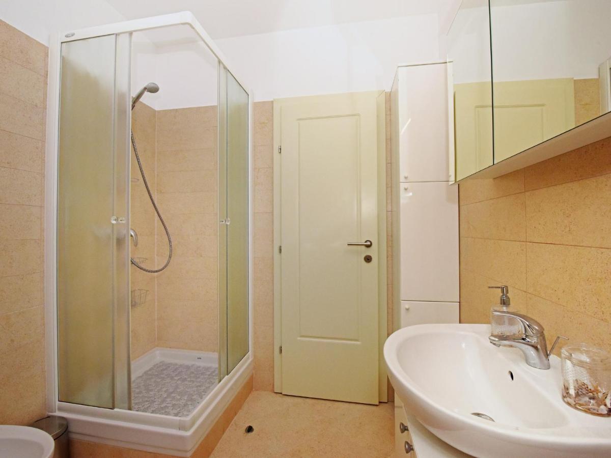 Apartment Dora Near Sea And Center With Private Garage Poreč Exterior foto